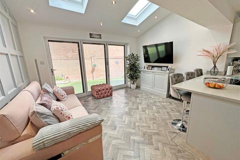 3 bedroom detached house for sale, Burnham Road, Wythall, B47 6AS