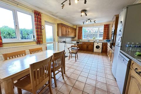 7 Clifton Square, Peterlee, SR8 5HQ