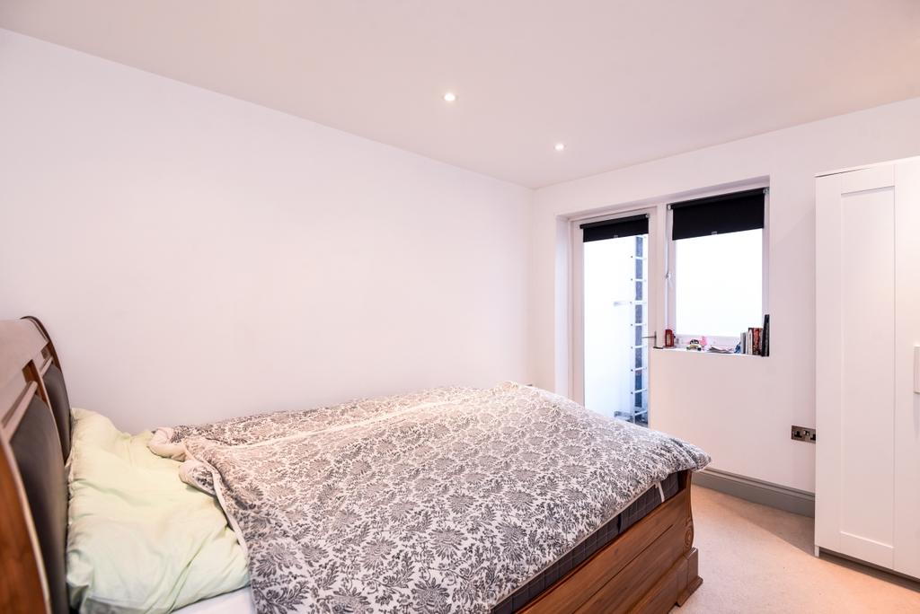 Narcissus Road London NW6 1 bed flat £1,750 pcm (£404 pw)