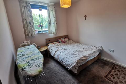 2 bedroom flat to rent, City Point 2, Chapel Street, Salford, M3 6ES