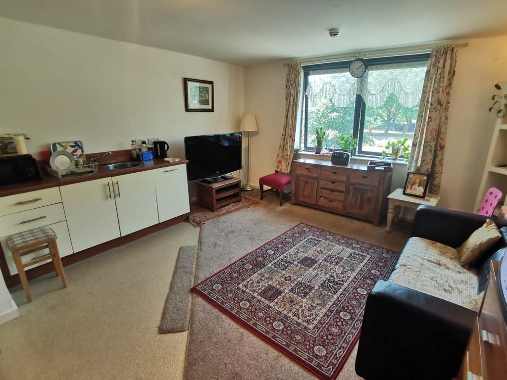 Apartment in Salford - View 2