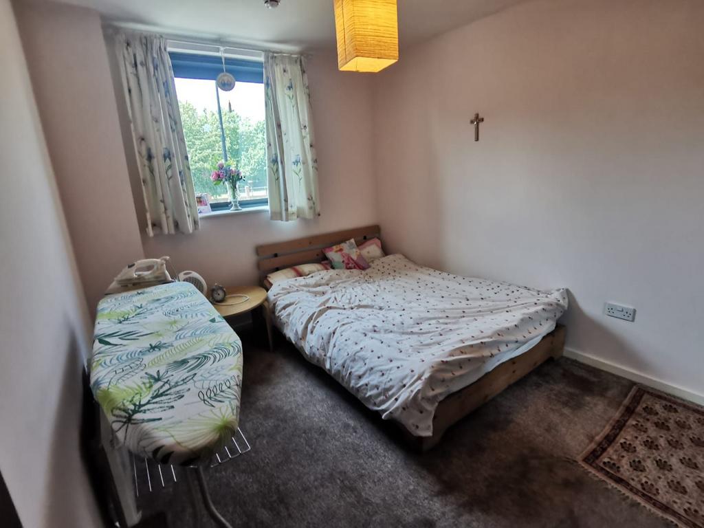 Apartment in Salford - View 5
