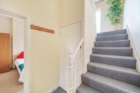 73b Callcott Road, London, NW6 7EE