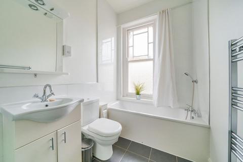 73b Callcott Road, London, NW6 7EE