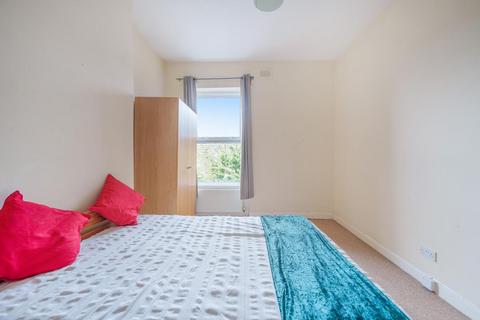 73b Callcott Road, London, NW6 7EE