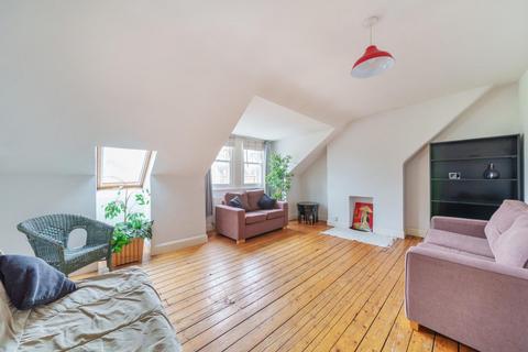 73b Callcott Road, London, NW6 7EE