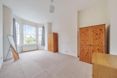 73b Callcott Road, London, NW6 7EE