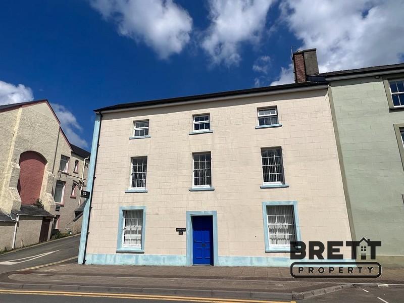 Hamilton Terrace, Milford Haven... 2 bed flat £650 pcm (£150 pw)