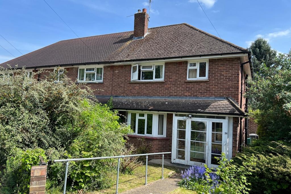 Spring Rise, Egham, Surrey, TW20 3 bed end of terrace house £450,000