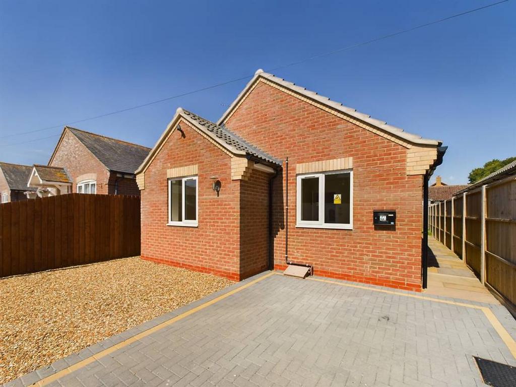 Belgrave Square, Sawtry, Cambridgeshire. 2 bed detached bungalow for