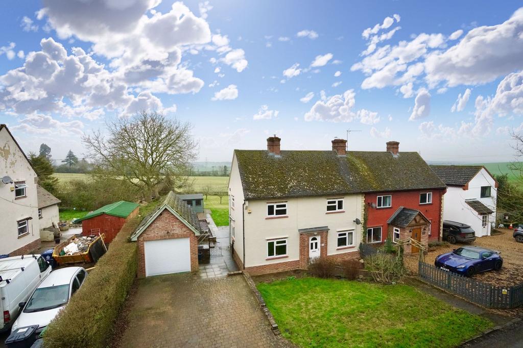 Barham Road, Buckworth, PE28 3 bed semidetached house £415,000