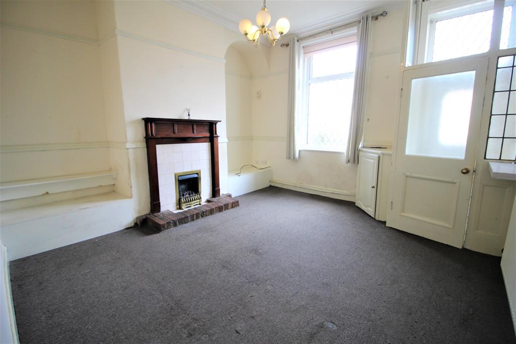 Bolton Road, Bury, BL8 2 bed terraced house £165,000