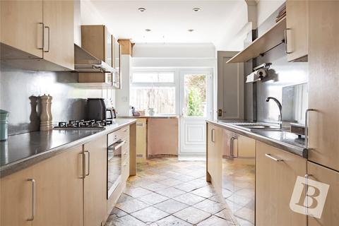 16 Castledon Road, Wickford, SS12 0EL