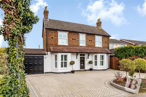 4 bedroom detached house for sale, Castledon Road, Wickford, SS12