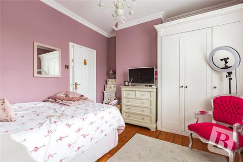 16 Castledon Road, Wickford, SS12 0EL