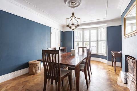 16 Castledon Road, Wickford, SS12 0EL