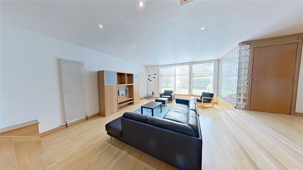 Easter Dalry Rigg, Edinburgh, Midlothian, EH11 3 bed parking £1,800