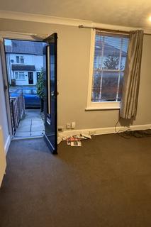 2 bedroom terraced house to rent, Station road, Gillingham ME8