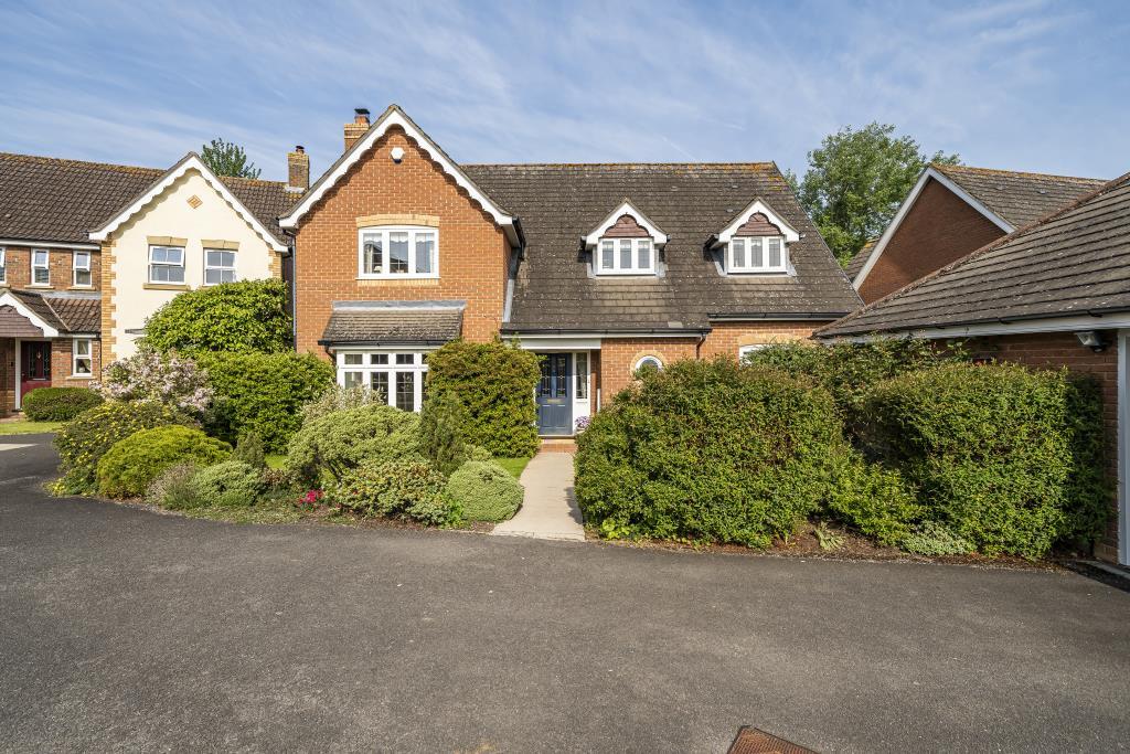 Cumnor Hill, Oxfordshire, OX2 4 bed detached house £1,100,000