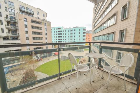 1 bedroom flat to rent, Crown Point Road, Leeds, LS9