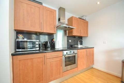 1 bedroom flat to rent, Crown Point Road, Leeds, LS9
