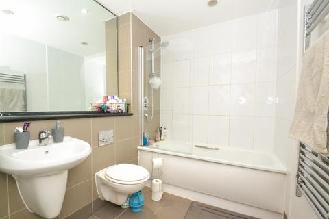 1 bedroom flat to rent, Crown Point Road, Leeds, LS9