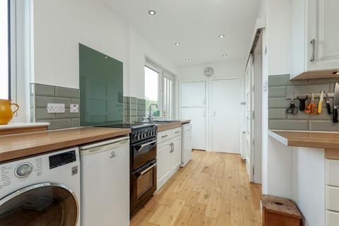 52 Pentland View, Edinburgh, EH10 6PS