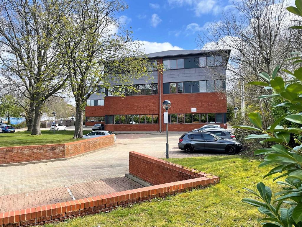 Oak House, Fleet 1 bed apartment £950 pcm (£219 pw)