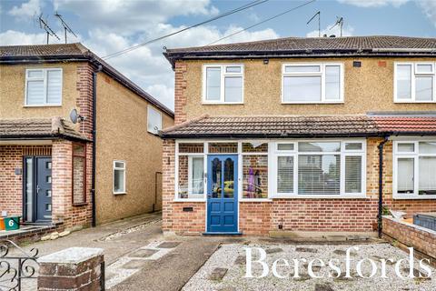 4 Brook Drive, Wickford, SS12 9EQ