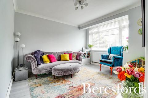 4 Brook Drive, Wickford, SS12 9EQ