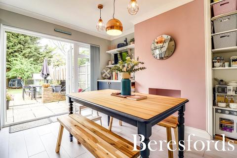4 Brook Drive, Wickford, SS12 9EQ