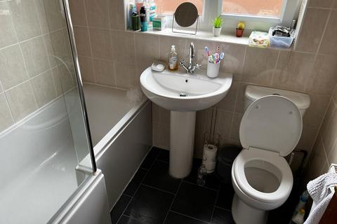 undefined, 3 Bed Bungalow – Nursery Hollow, Ilkeston, Derbyshire, DE7 4LQ. £1150 PCM