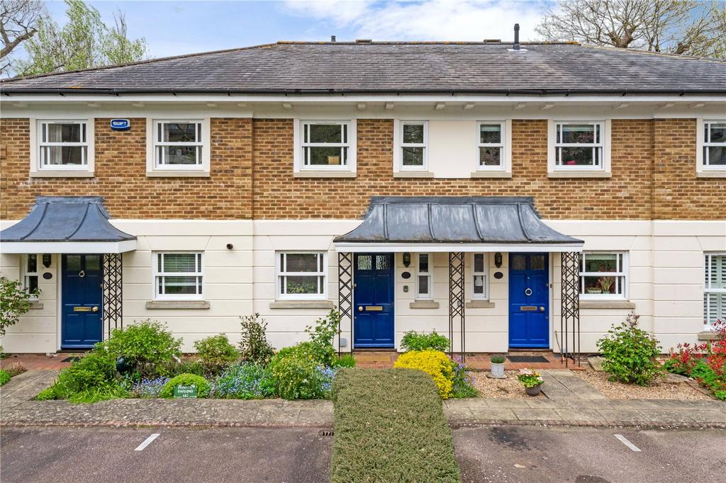 Linden Gardens, Tunbridge Wells, Kent, TN2 2 bed terraced house for
