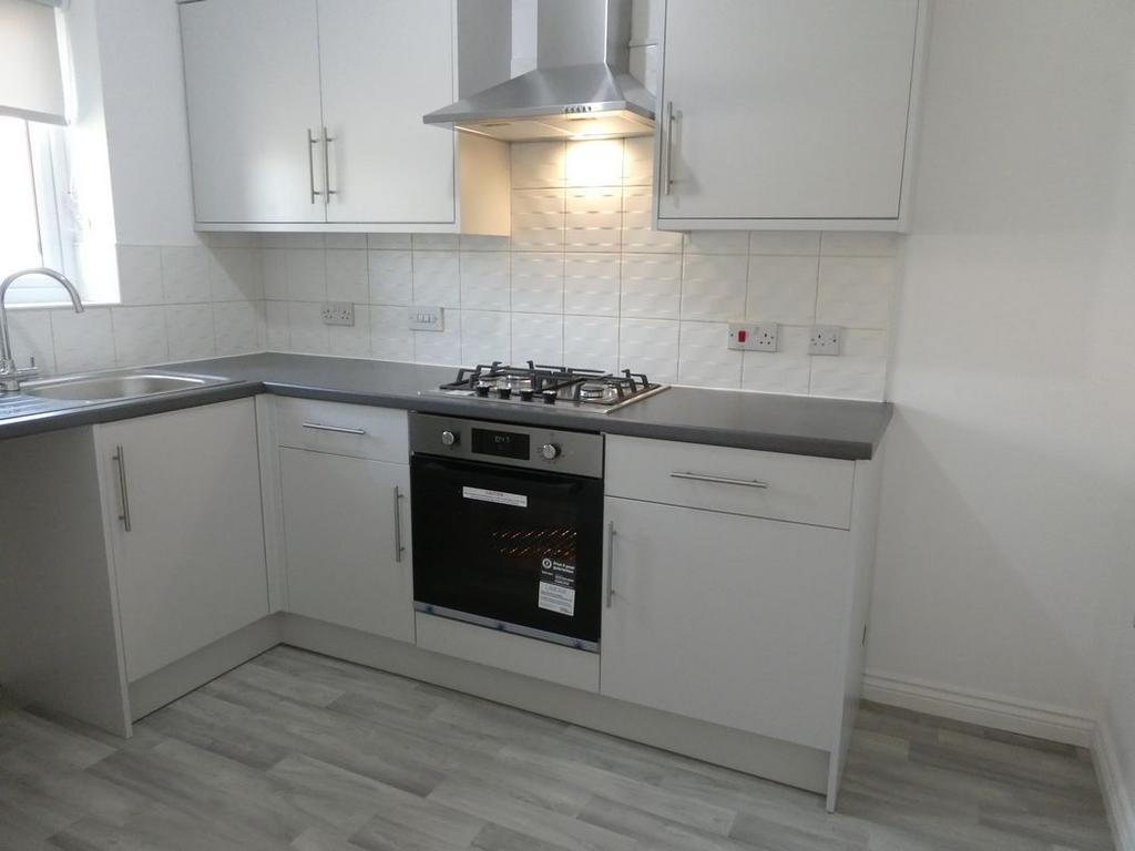 Reeves Way, Armthorpe, DN3 3 bed semidetached house to rent £845 pcm