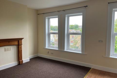 2 bedroom maisonette to rent - Top Flat 43 Folkestone Road, Dover