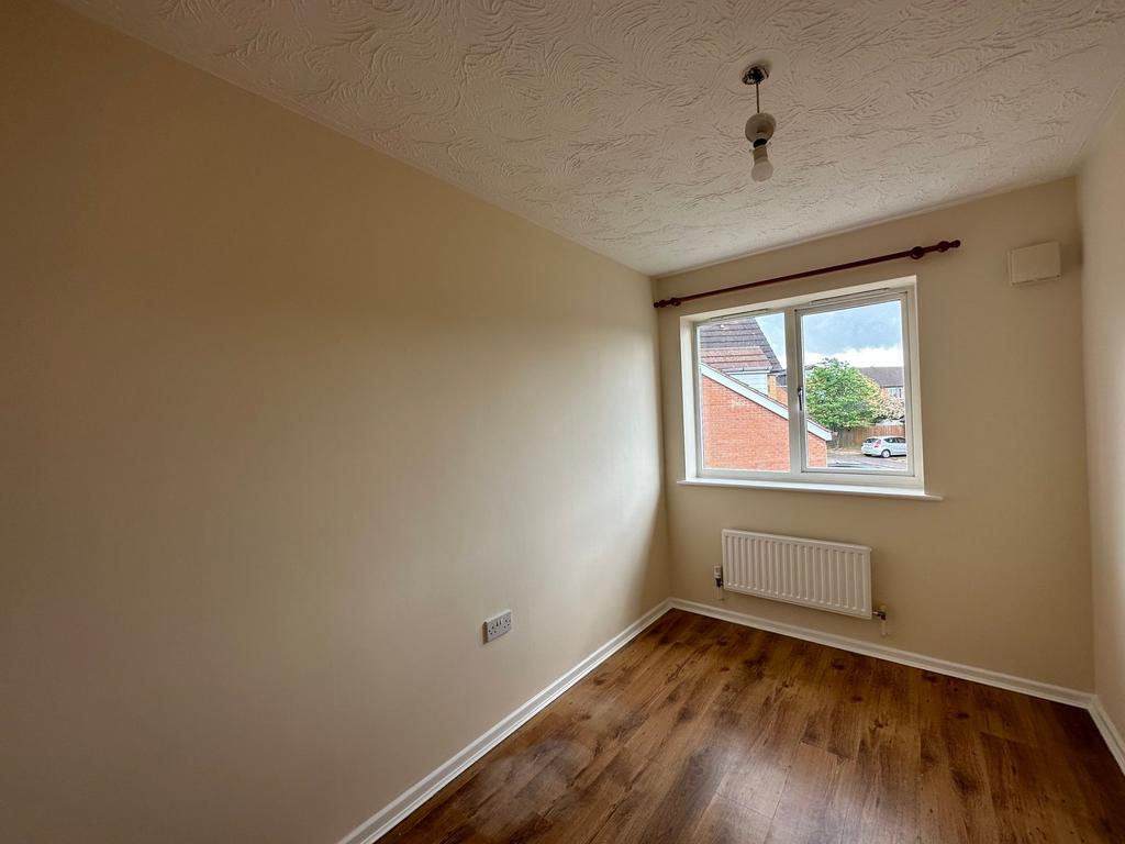 Newport Pagnell, Newport Pagnell MK16 2 bed terraced house £950 pcm