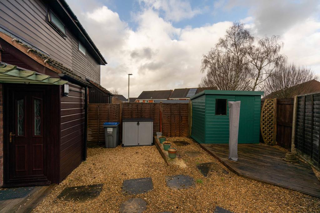 Enclosed Front Garden Area