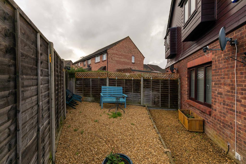 Enclosed Front Garden Area