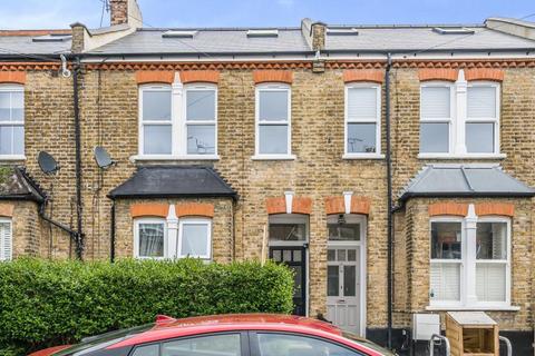 18a Brownlow Road, London, N3 1NA