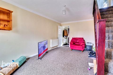 2 bedroom end of terrace house to rent, Highbank, Newport