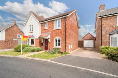 3 Callows Orchard, Rushwick, Worcester, WR2 5GU