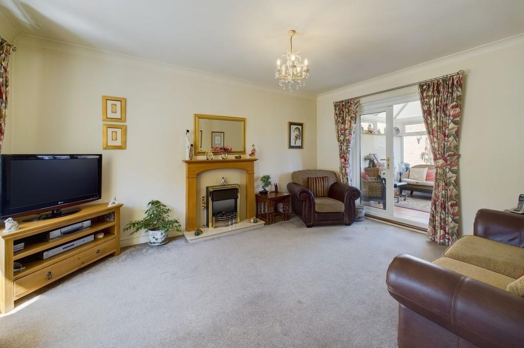 Comfrey Way, Thetford 3 bed detached house £270,000