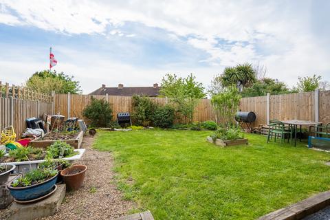 79 Broadmead, London, SE6 3SD