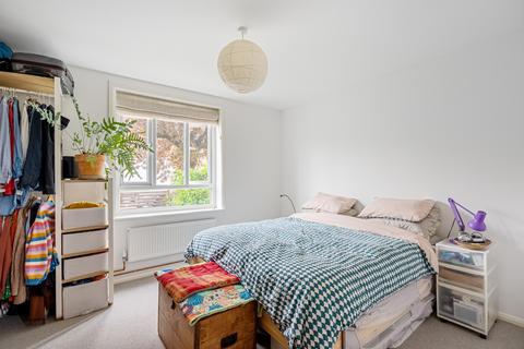 79 Broadmead, London, SE6 3SD