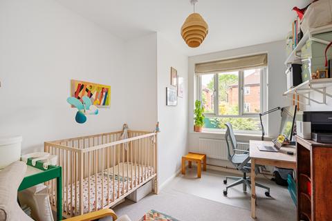 79 Broadmead, London, SE6 3SD