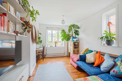 79 Broadmead, London, SE6 3SD