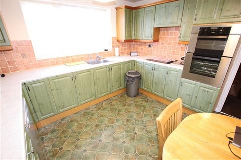 3 bedroom property for sale, Old Road, Clacton on Sea