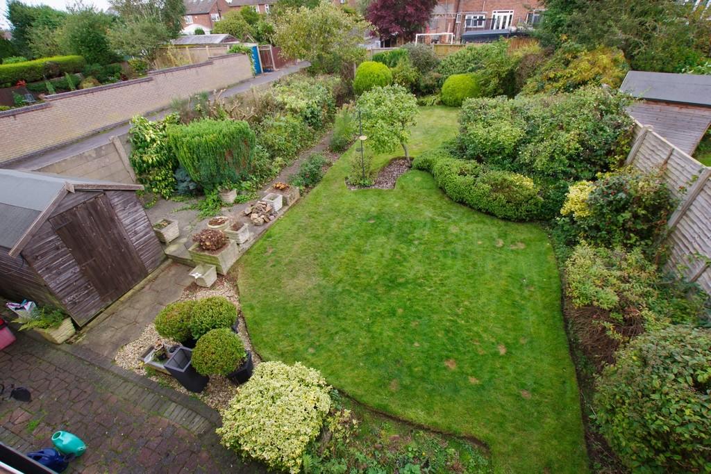 Highfields Close, AshbydelaZouch 4 bed detached house £450,000