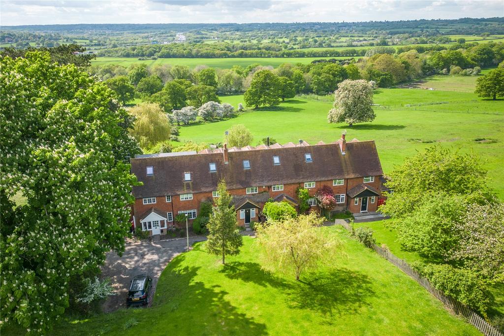 Theydon Mount, Epping, Essex, CM16 4 bed terraced house for sale £800,000