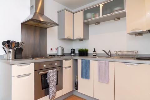 16 Nicholls Close, Caterham, CR3 5XP